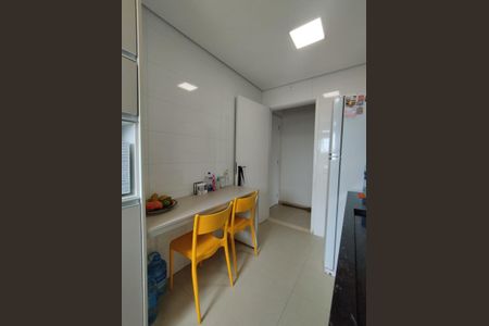Apartamento à venda com 64m², 2 quartos e 1 vaga Apartamento à venda com 64m², 2 quartos e 1 vagaCozinha - Armários