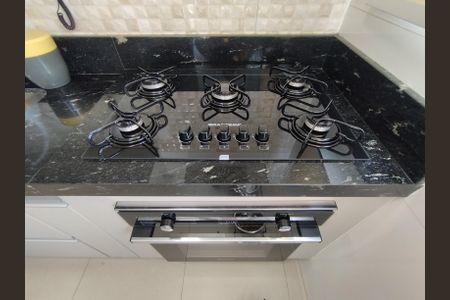 Apartamento à venda com 64m², 2 quartos e 1 vaga Apartamento à venda com 64m², 2 quartos e 1 vagaCozinha - Armários