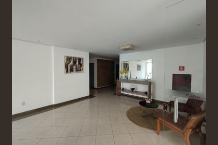Apartamento à venda com 64m², 2 quartos e 1 vaga Apartamento à venda com 64m², 2 quartos e 1 vagaHall de entrada