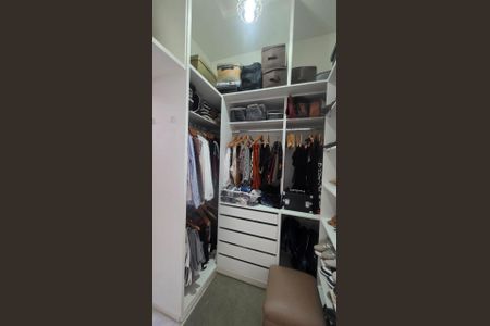 Casa de condomínio para alugar com 160m², 3 quartos e 4 vagas Casa de condomínio para alugar com 160m², 3 quartos e 4 vagasQuarto