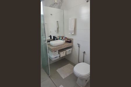 Casa de condomínio para alugar com 160m², 3 quartos e 4 vagas Casa de condomínio para alugar com 160m², 3 quartos e 4 vagasBanheiro