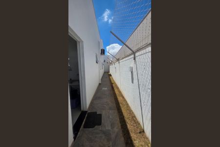 Casa de condomínio para alugar com 160m², 3 quartos e 4 vagas Casa de condomínio para alugar com 160m², 3 quartos e 4 vagasÁrea externa