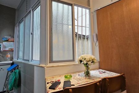 Apartamento à venda com 2 quartos, 49m² em Copacabana, Rio de Janeiro