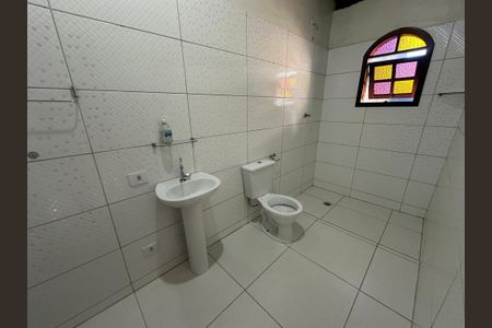 Casa para alugar com 120m², 2 quartos e 2 vagasBanheiro Social