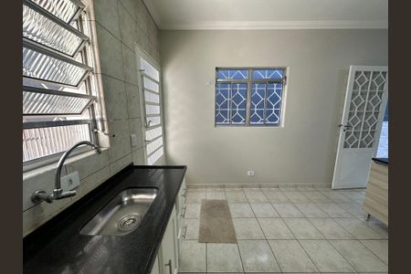 Casa para alugar com 120m², 2 quartos e 2 vagasCozinha