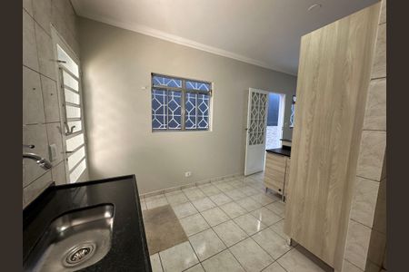 Casa para alugar com 120m², 2 quartos e 2 vagasCozinha
