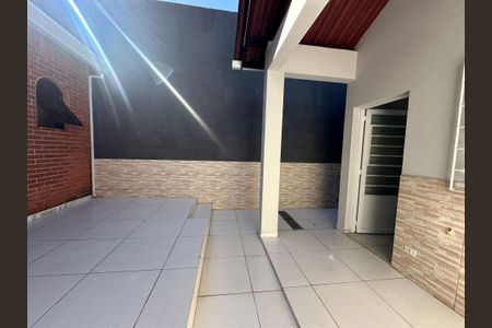 Casa para alugar com 120m², 2 quartos e 2 vagasQuintal