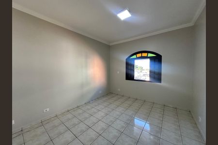 Casa para alugar com 120m², 2 quartos e 2 vagasQuarto 1