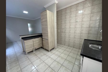 Casa para alugar com 120m², 2 quartos e 2 vagasCozinha