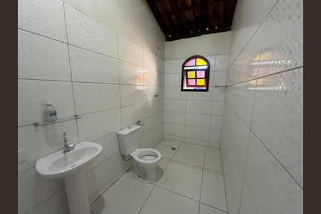 Casa para alugar com 120m², 2 quartos e 2 vagasBanheiro Social