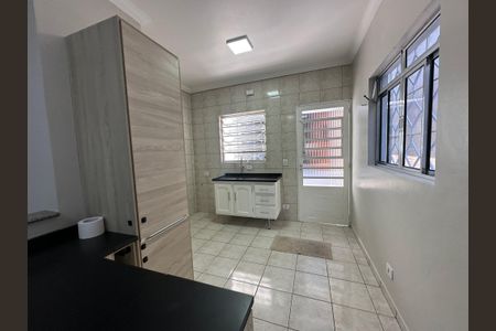 Casa para alugar com 120m², 2 quartos e 2 vagasCozinha