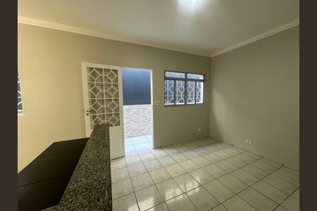 Casa para alugar com 120m², 2 quartos e 2 vagasSala