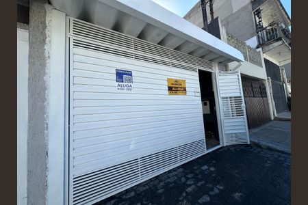 Casa para alugar com 120m², 2 quartos e 2 vagasFachada