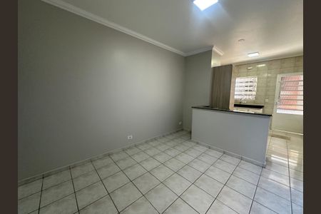 Casa para alugar com 120m², 2 quartos e 2 vagasSala