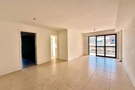 Apartamento à venda com 120m², 3 quartos e 1 vaga