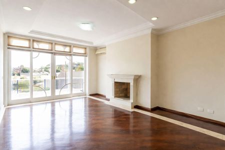 Sala de casa de condomínio à venda com 5 quartos, 1000m² em Condomínio Melville (Tamboré), Santana de Parnaíba