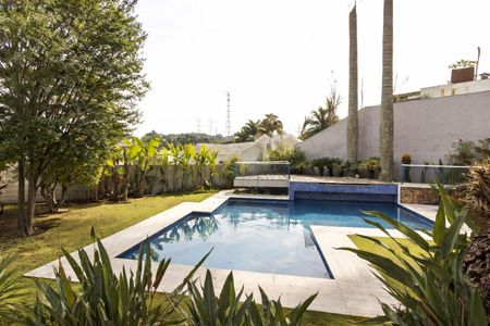 Casa de condomínio à venda com 900m², 5 quartos e 6 vagas Casa de condomínio à venda com 900m², 5 quartos e 6 vagasÁrea externa