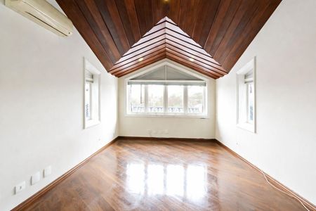 Casa de condomínio à venda com 900m², 5 quartos e 6 vagas Casa de condomínio à venda com 900m², 5 quartos e 6 vagasQuarto