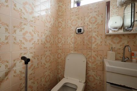 Casa à venda com 321m², 6 quartos e 4 vagasBanheiro  4