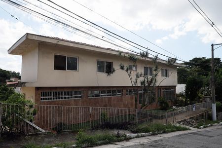 Casa à venda com 321m², 6 quartos e 4 vagasFachada / Placa  