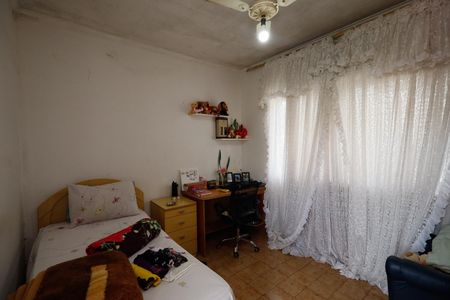 Casa à venda com 321m², 6 quartos e 4 vagasQuarto 2