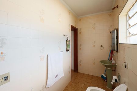 Casa à venda com 321m², 6 quartos e 4 vagasBanheiro da Suíte 1