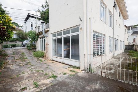 Casa à venda com 321m², 6 quartos e 4 vagasQuintal