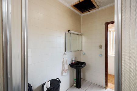 Casa à venda com 321m², 6 quartos e 4 vagasBanheiro 2