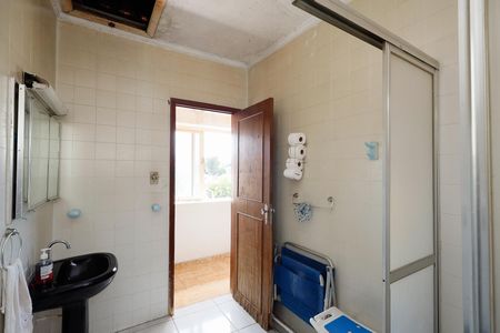 Casa à venda com 321m², 6 quartos e 4 vagasBanheiro 2