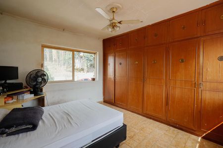 Casa à venda com 321m², 6 quartos e 4 vagasQuarto 4