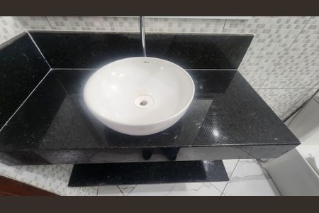 Banheiro  de kitnet/studio para alugar com 1 quarto, 40m² em Brotas, Salvador