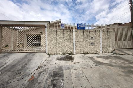 Casa à venda com 193m², 4 quartos e 5 vagasFachada