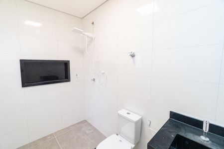 Banheiro de casa para alugar com 1 quarto, 45m² em Vila Guarani (zona Sul), São Paulo
