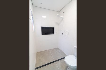 Banheiro de casa para alugar com 1 quarto, 45m² em Vila Guarani (zona Sul), São Paulo