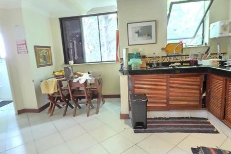 Apartamento à venda com 212m², 3 quartos e sem vaga