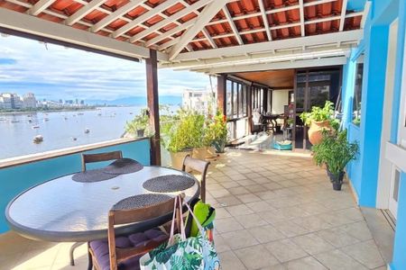Apartamento à venda com 212m², 3 quartos e sem vaga