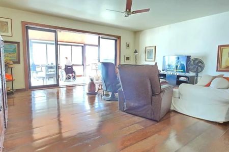 Apartamento à venda com 212m², 3 quartos e sem vaga