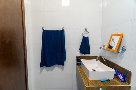 Banheiro de casa para alugar com 1 quarto, 45m² em Vila Guarani (zona Sul), São Paulo