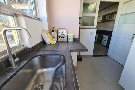 Apartamento para alugar com 177m², 3 quartos e 1 vaga
