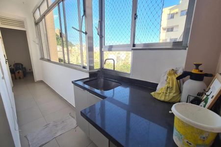 Apartamento para alugar com 177m², 3 quartos e 1 vaga