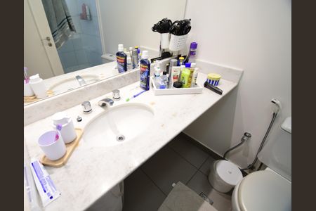 Casa de condomínio para alugar com 340m², 3 quartos e 4 vagasBanheiro Suíte