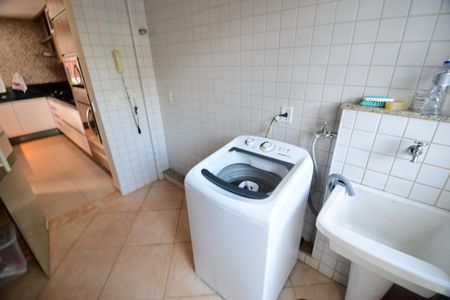 Casa de condomínio para alugar com 340m², 3 quartos e 4 vagasÁrea de Serviço