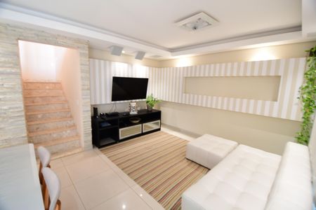 Casa de condomínio para alugar com 340m², 3 quartos e 4 vagasSala