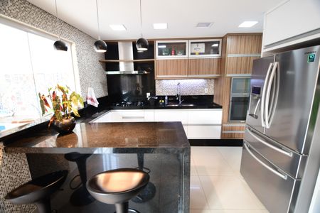 Casa de condomínio para alugar com 340m², 3 quartos e 4 vagasCozinha