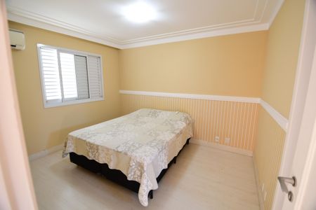 Casa de condomínio para alugar com 340m², 3 quartos e 4 vagasQuarto 1 - Suíte