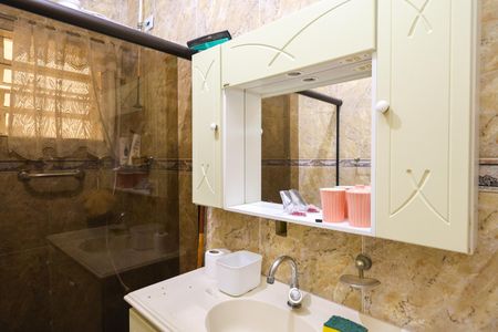 Casa à venda com 150m², 2 quartos e 2 vagasBanheiro
