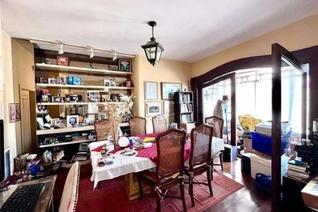 Apartamento à venda com 221m², 4 quartos e 1 vaga