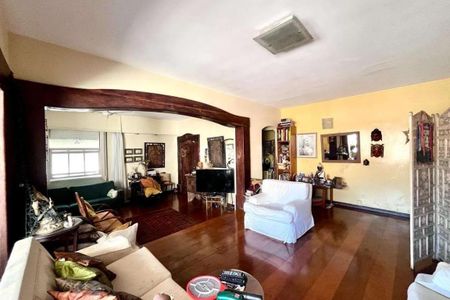 Apartamento à venda com 221m², 4 quartos e 1 vaga
