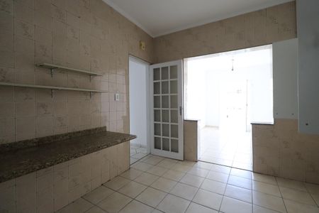 Casa para alugar com 200m², 3 quartos e 2 vagasCozinha