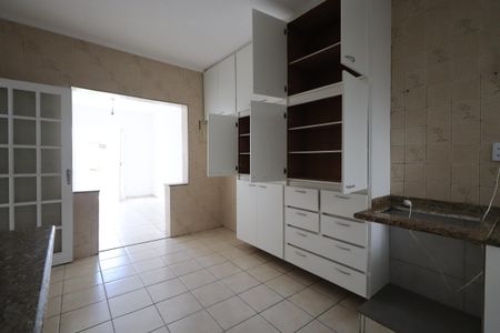 Casa para alugar com 200m², 3 quartos e 2 vagasCozinha